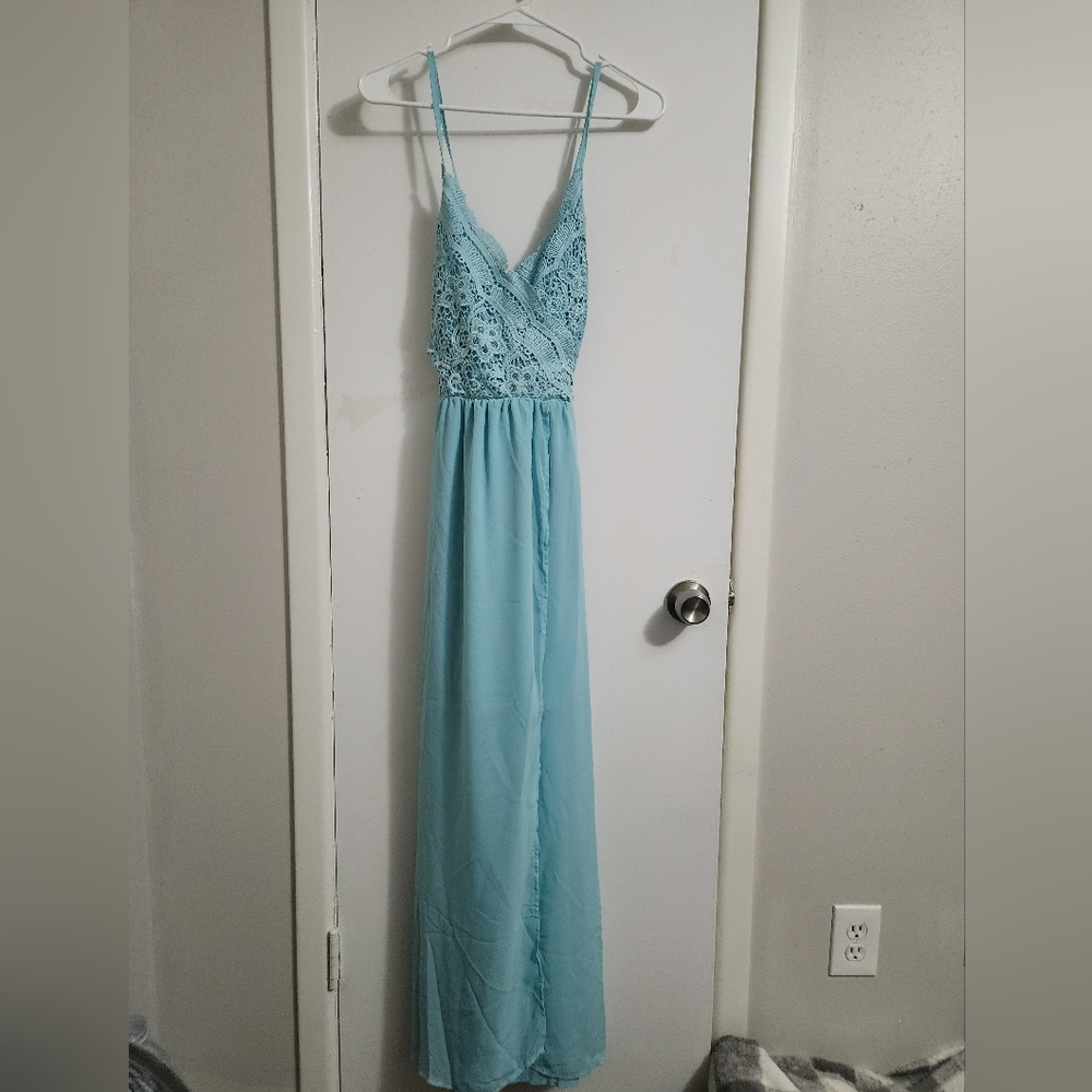 Elegant Blue Lace Maxi Dress